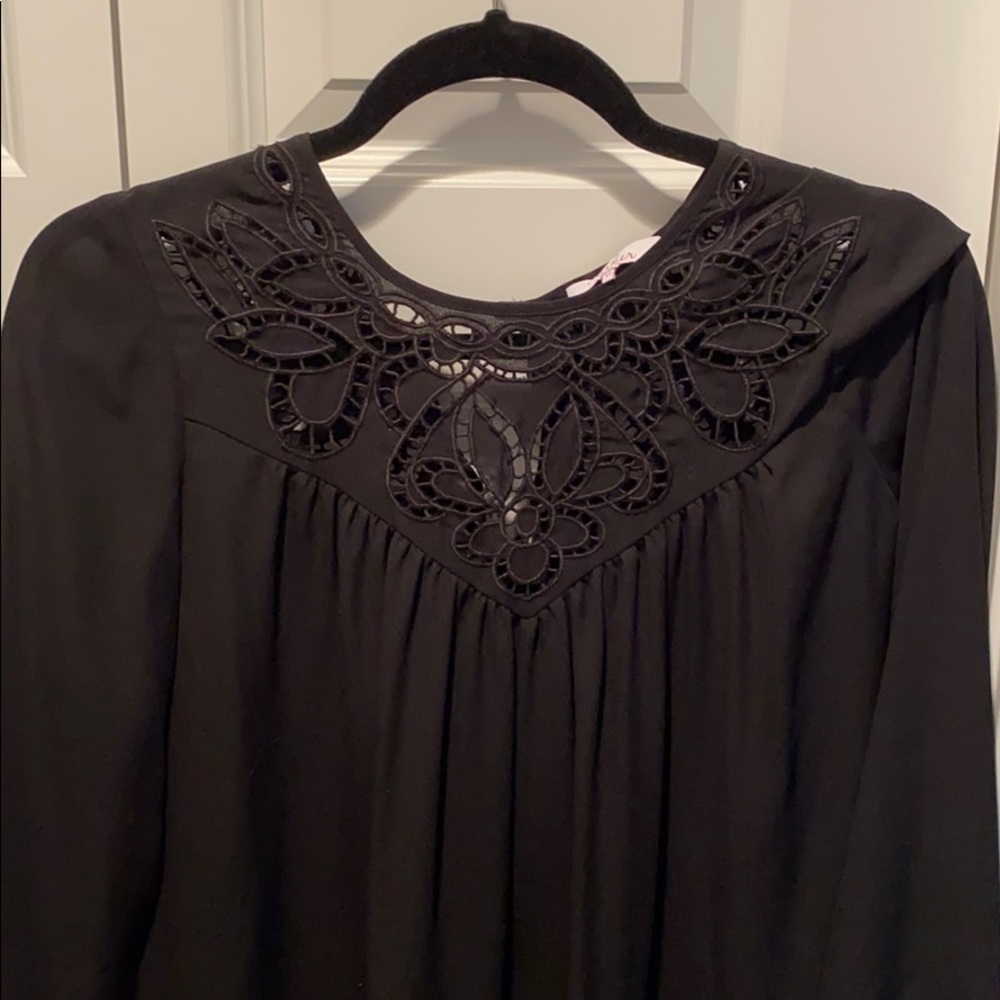 Parker XS Black long sleeve with pattern neckline